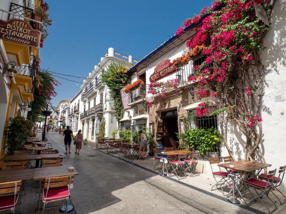 Marbella Old Town : Luxury Townhouse Villa Exterior photo
