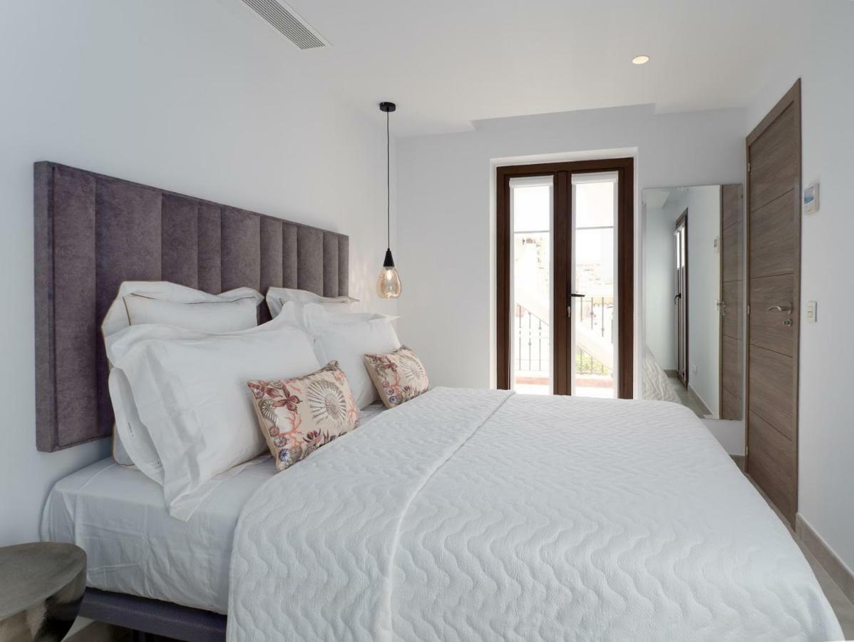 Marbella Old Town : Luxury Townhouse Villa Exterior photo
